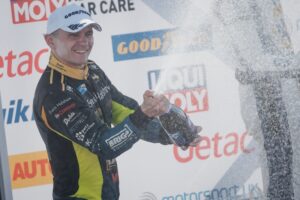 BTCC KNOCKHILL SUN-492